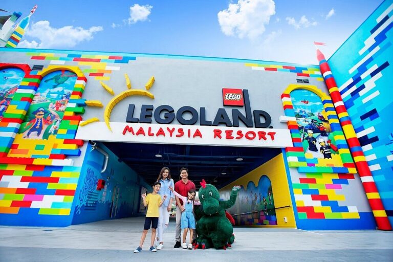 Private Car Hire Taxi Travel to Malaysia | Private Car With Driver Singapore To Malaysia | Legoland Private Car Hire | Johor Bahru Private Car Hire